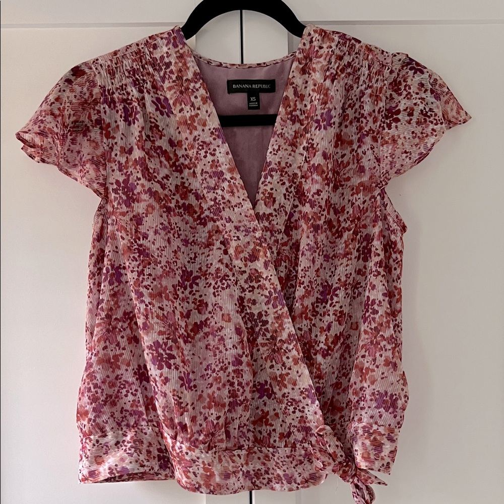 Banana Republic Satin Smocked Crop Top in Pink Floral